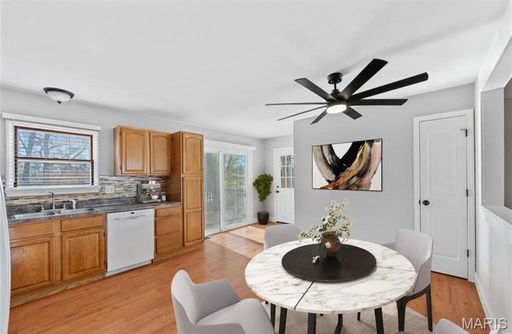 122 Wildwood Ct - Photo 4 of 29