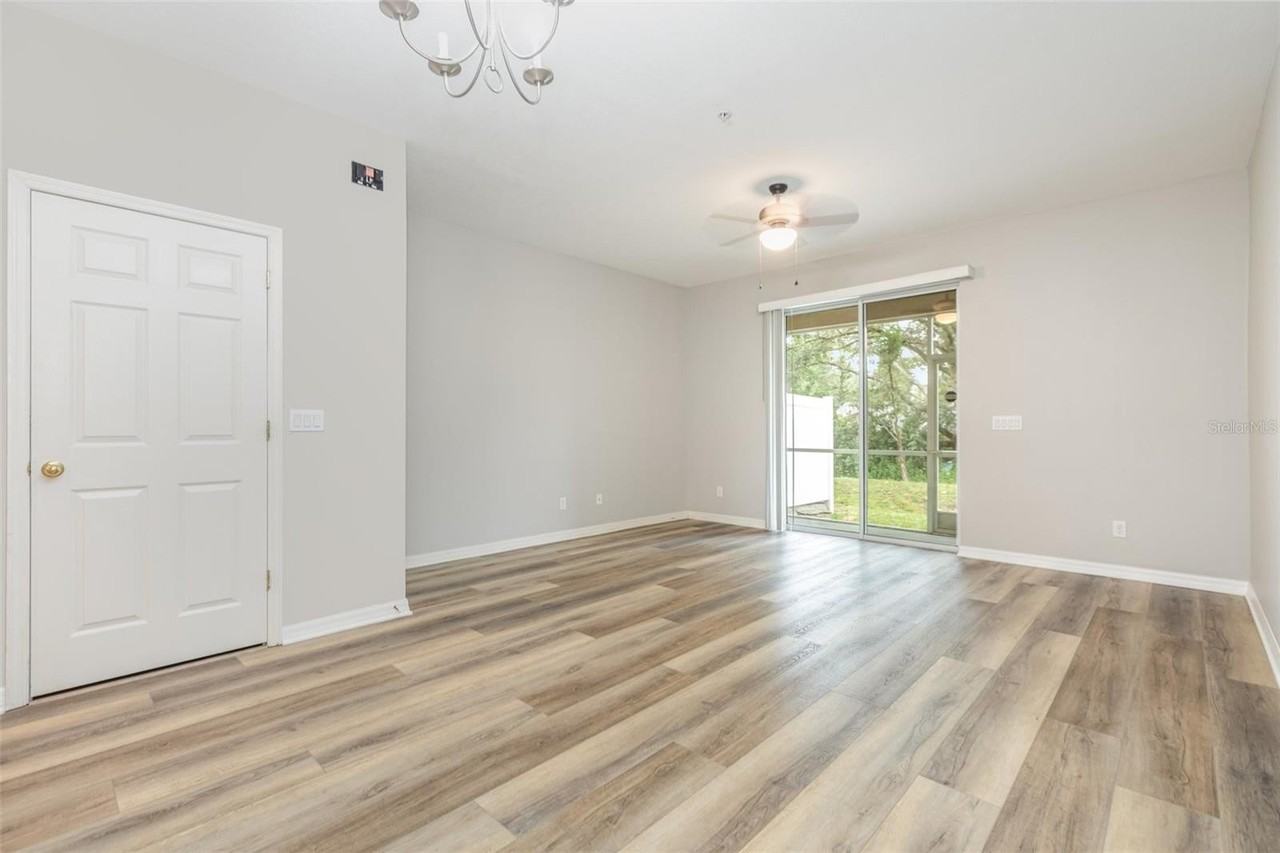 1125 Grantham Dr - Photo 2 of 33