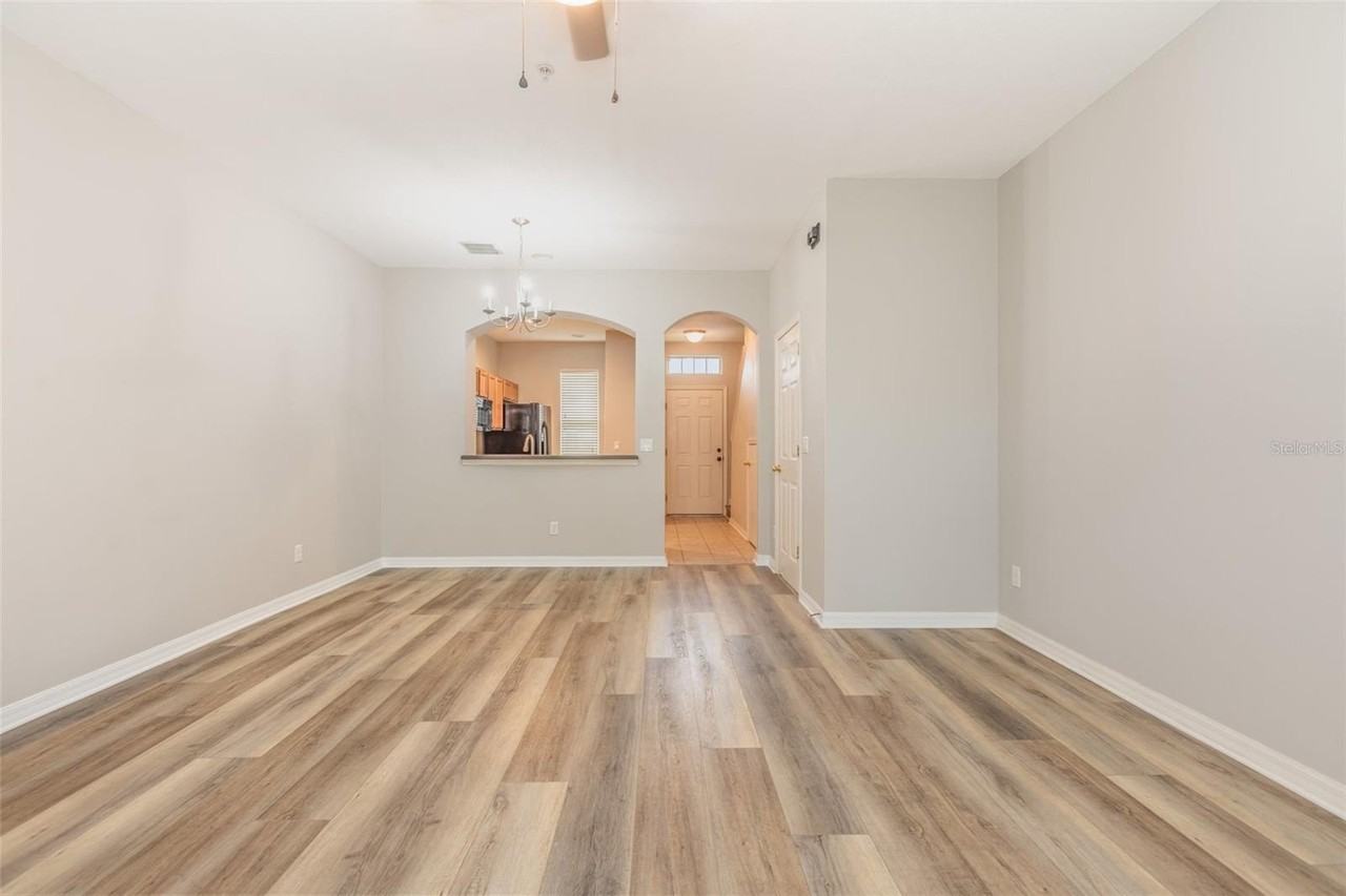 1125 Grantham Dr - Photo 7 of 33