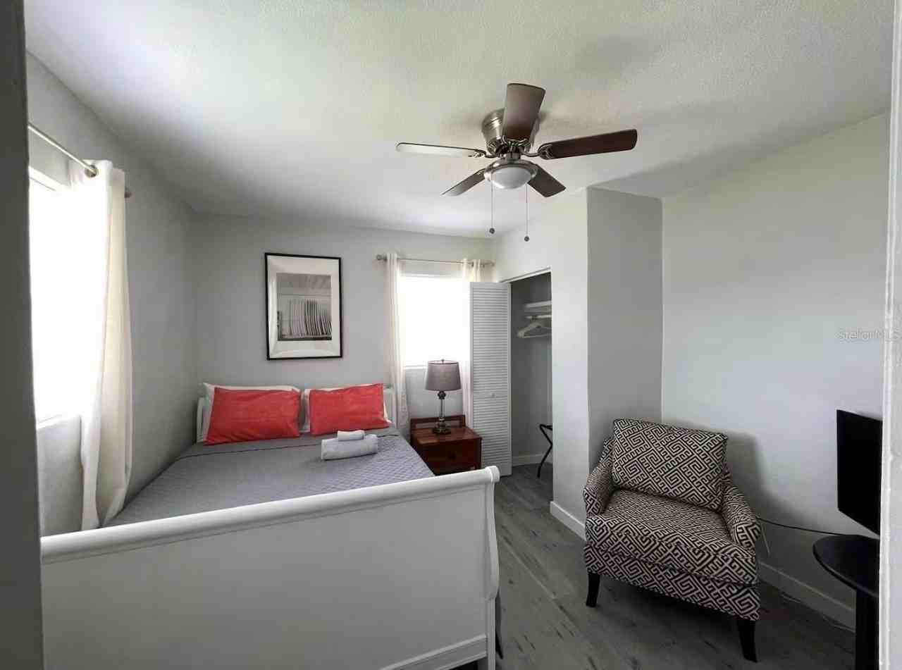 16900 Sw Lincoln St - Photo 7 of 15