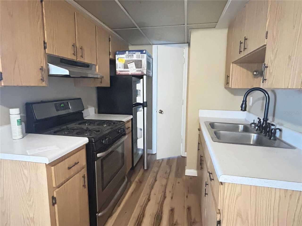 1103 Cypress Gardens Blvd #C106 - Photo 4 of 12