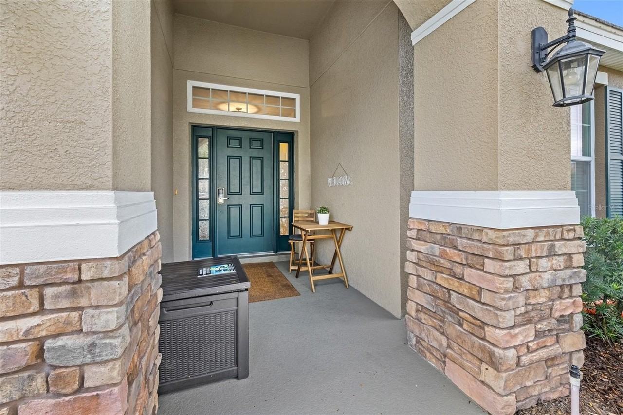 5376 Oakbourne Ave - Photo 4 of 50