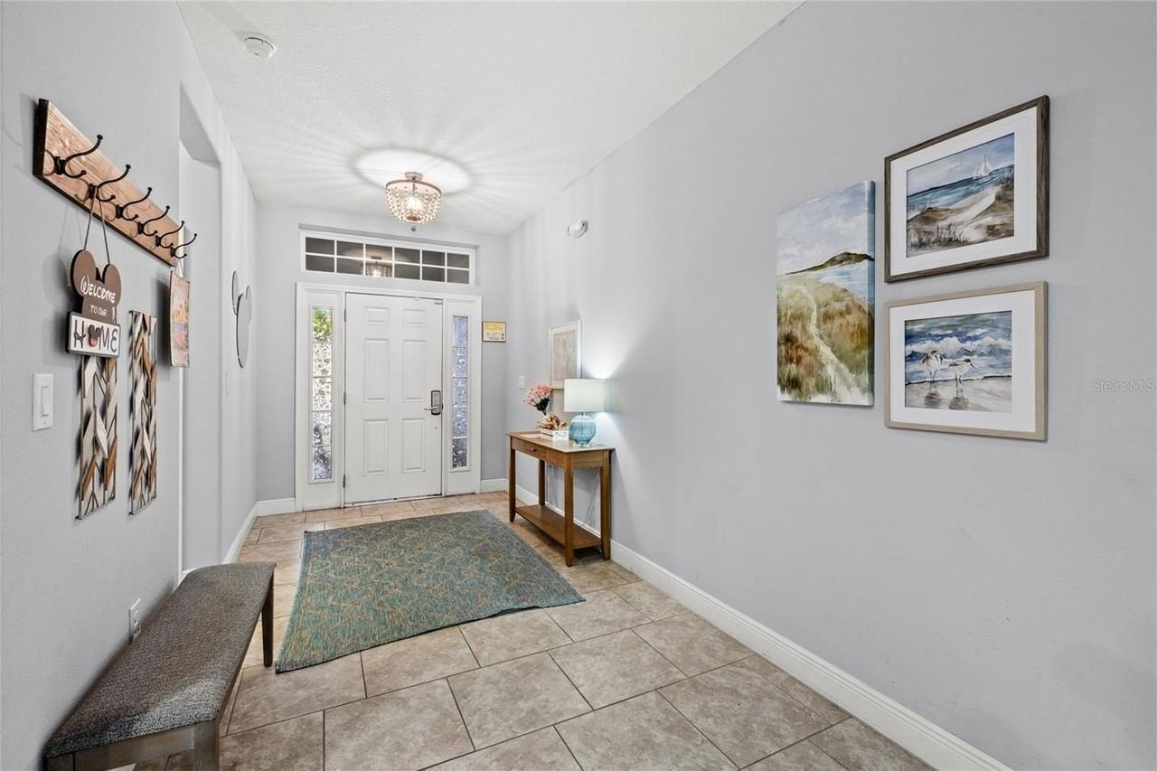 5376 Oakbourne Ave - Photo 5 of 50