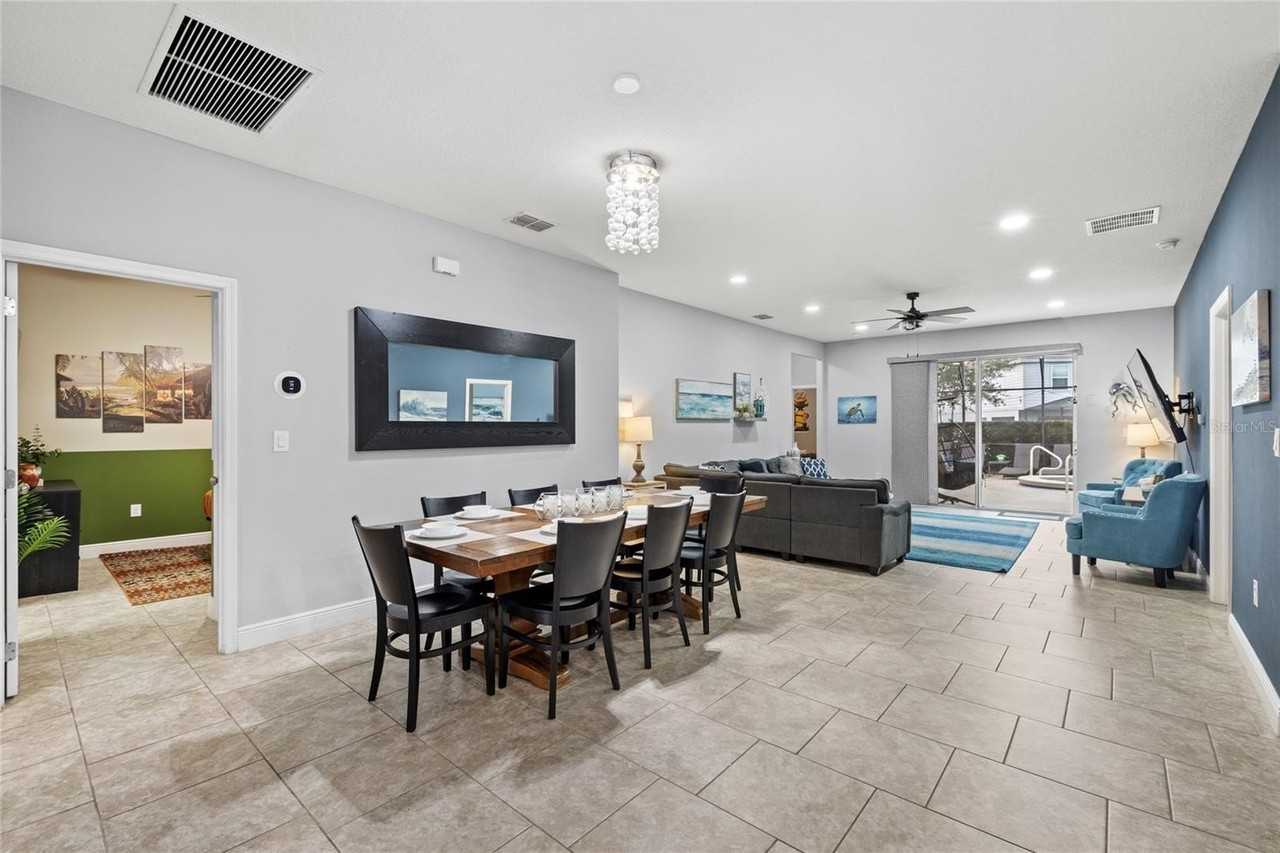 5376 Oakbourne Ave - Photo 6 of 50