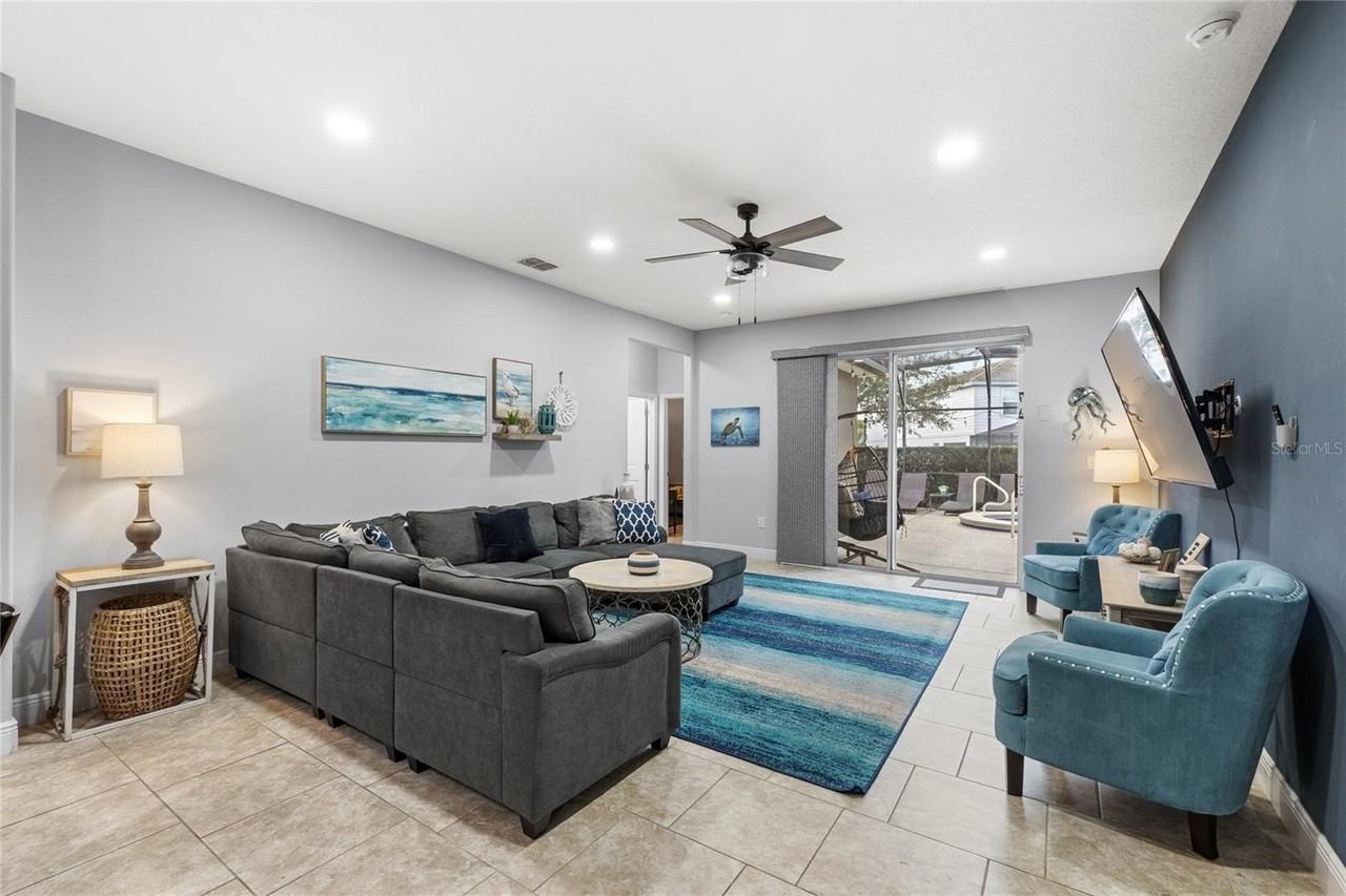 5376 Oakbourne Ave - Photo 7 of 50