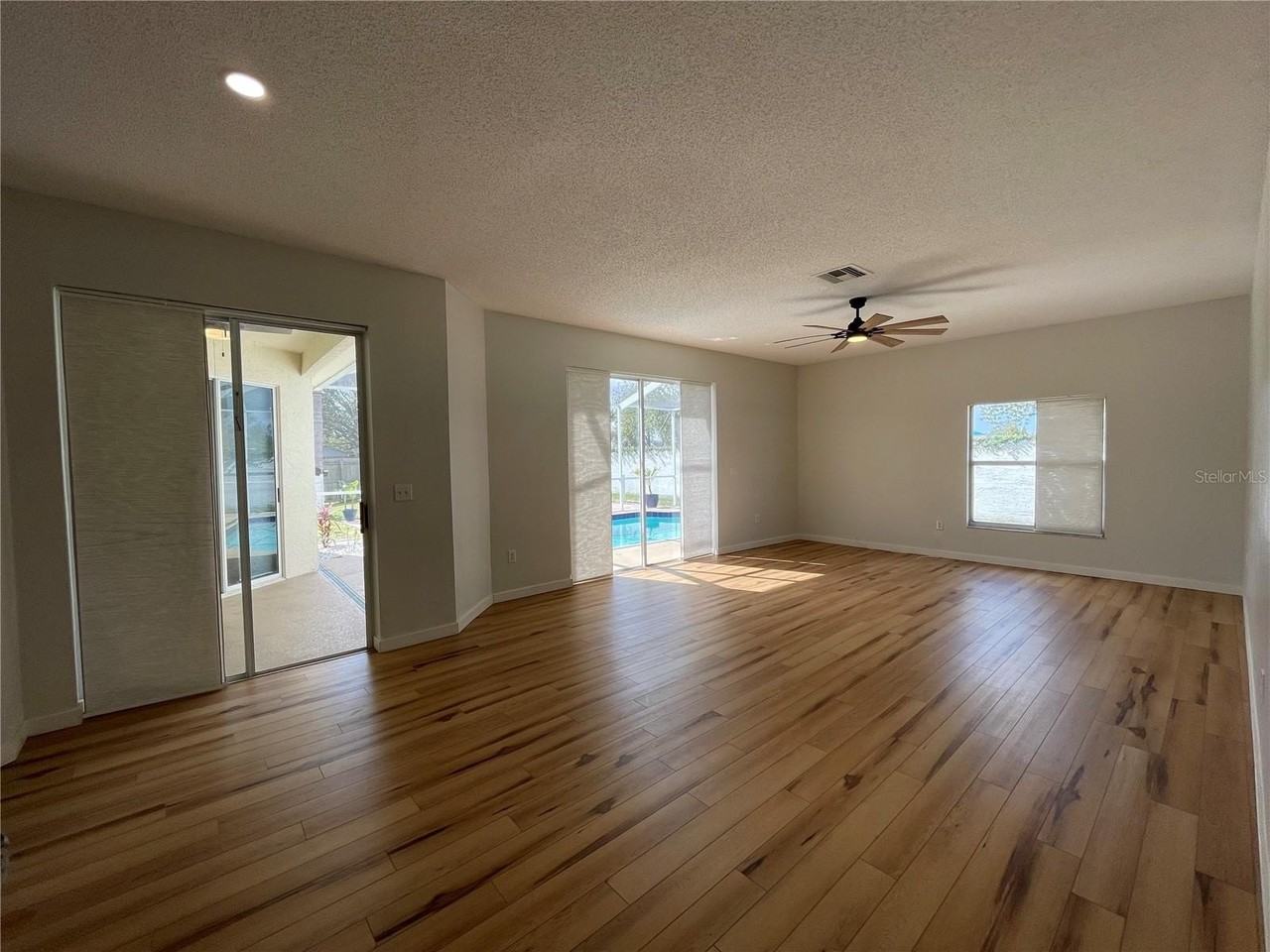 1333 Flaxwood Ave - Photo 7 of 26