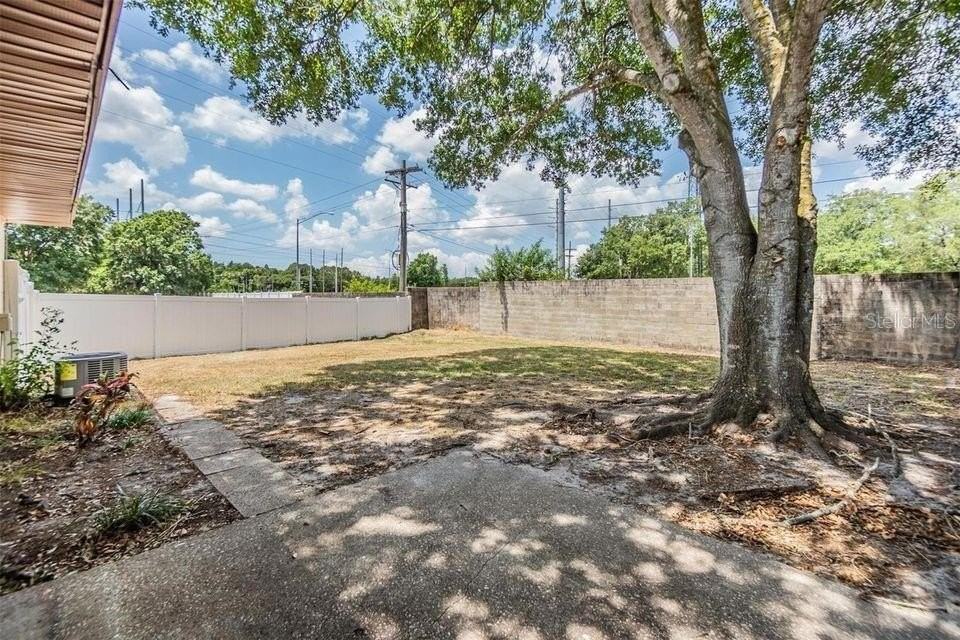 3302 Laurel Dale Dr - Photo 3 of 26