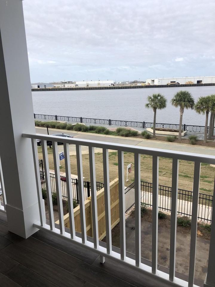 3026 Dock St - Photo 3 of 25