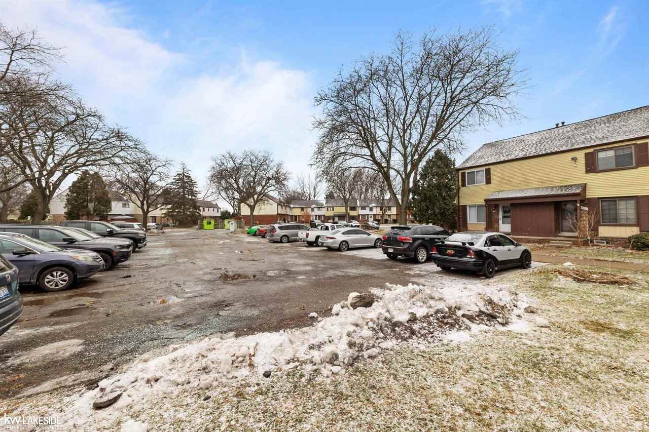 8439 Hickory Dr - Photo 3 of 19