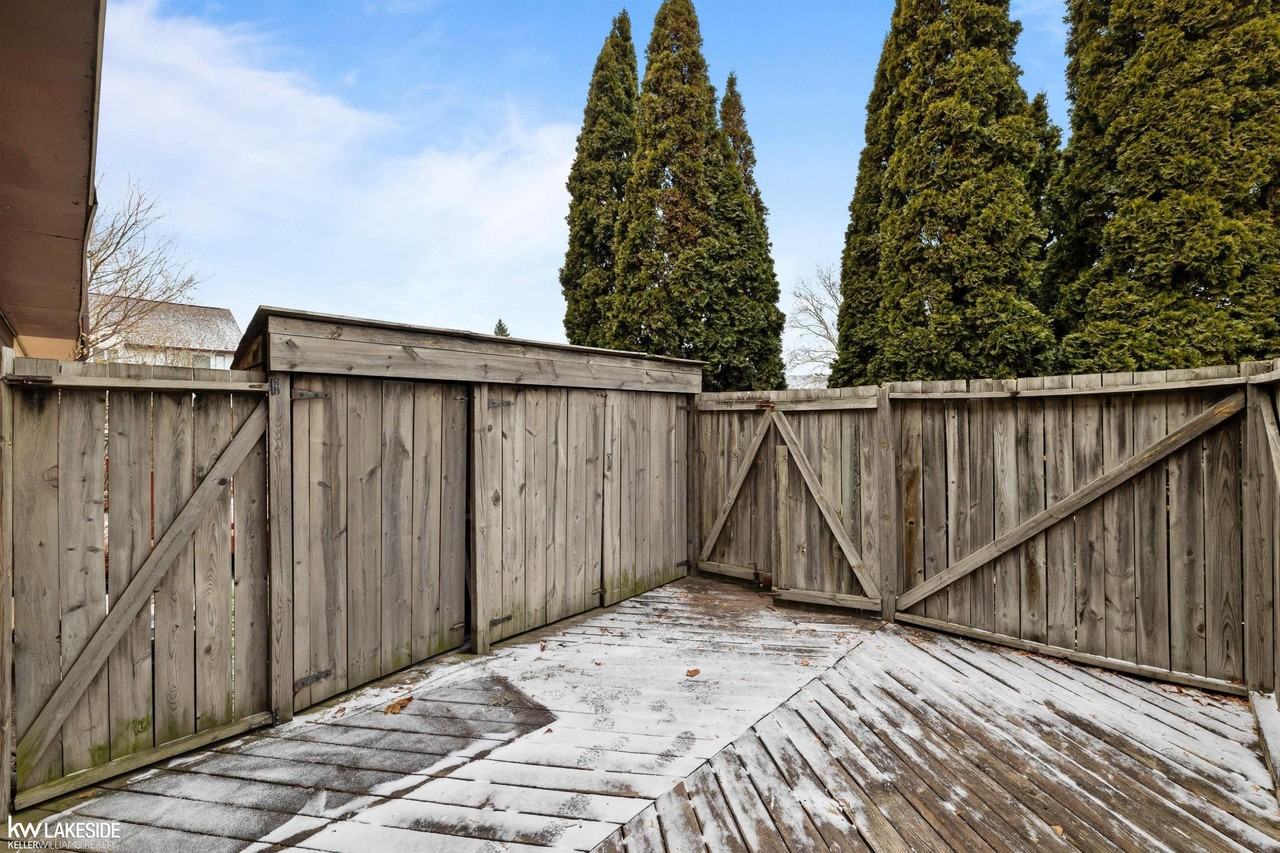 8439 Hickory Dr - Photo 4 of 19