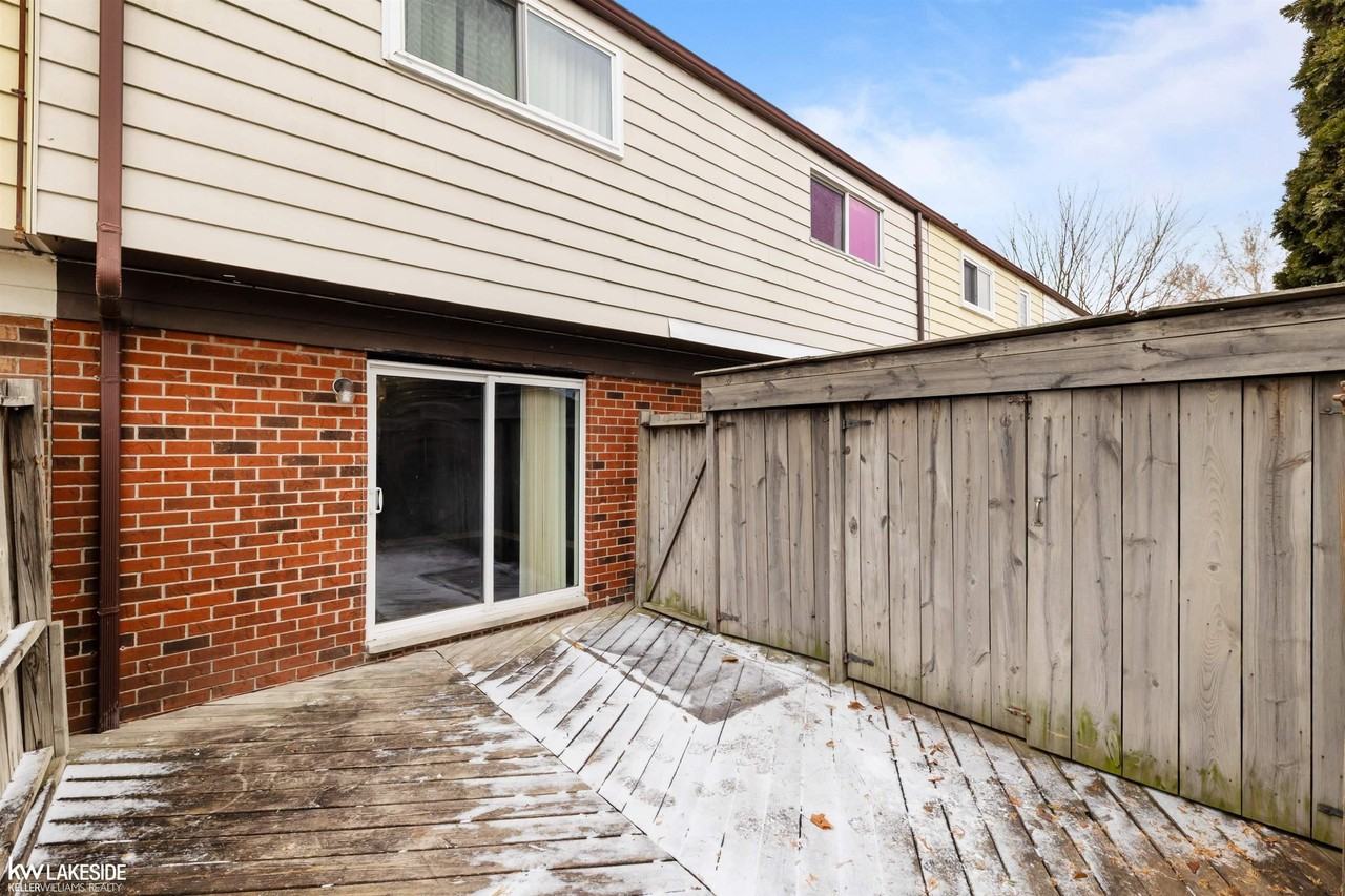 8439 Hickory Dr - Photo 5 of 19