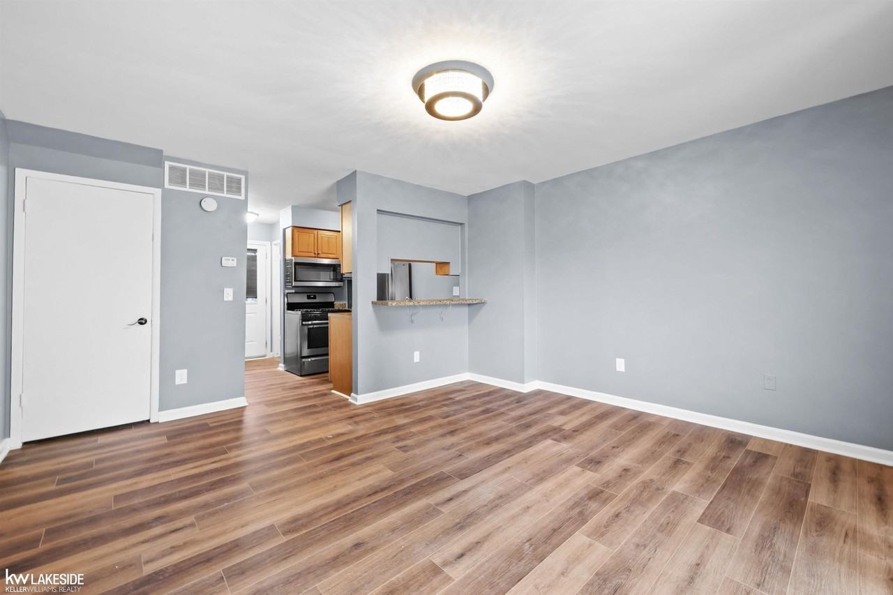 8439 Hickory Dr - Photo 7 of 19