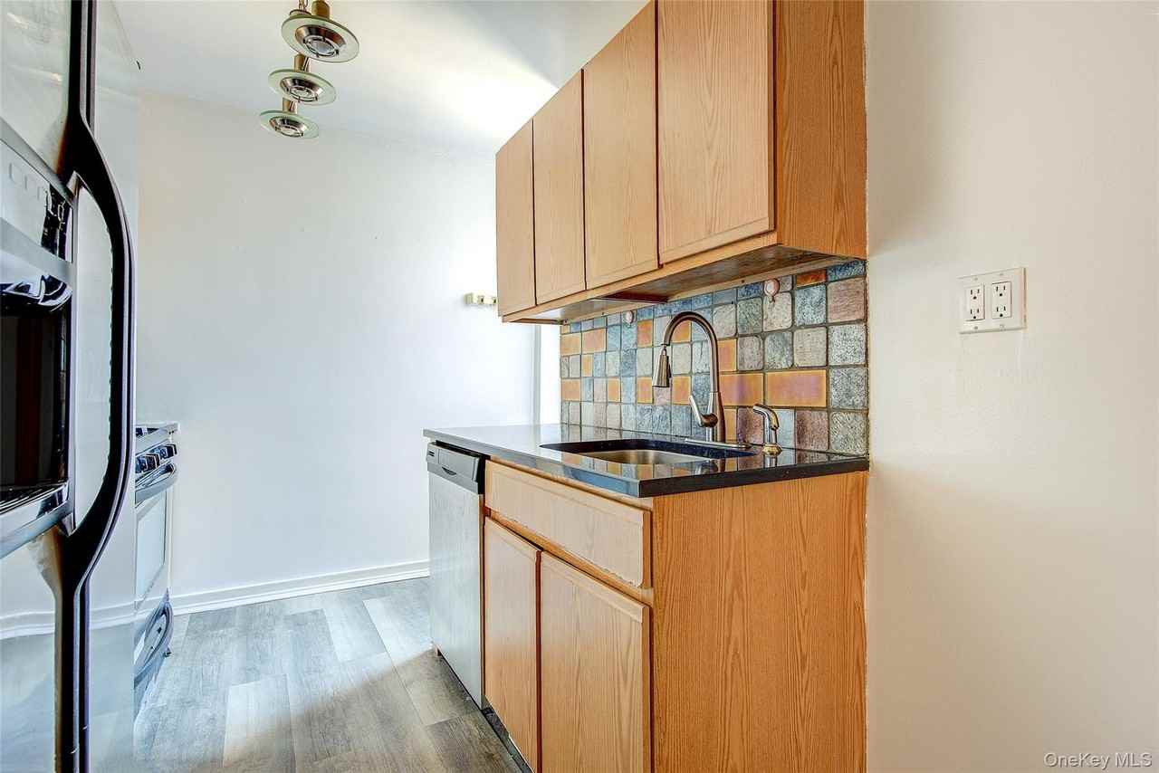 8710 34th Ave Apt 6m #6M - Photo 7 of 17