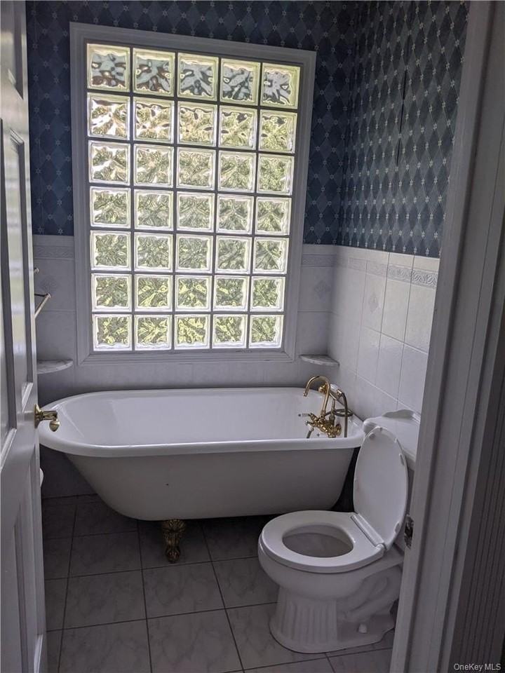 176 Pine Tree Rd Unit 2 #2 - Photo 6 of 19