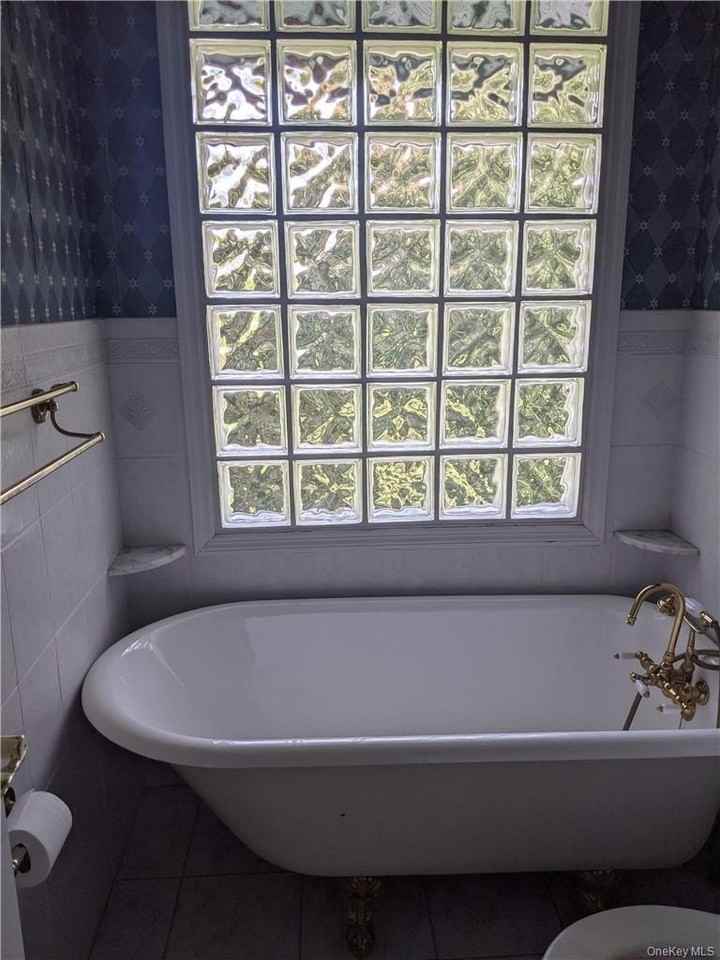 176 Pine Tree Rd Unit 2 #2 - Photo 7 of 19