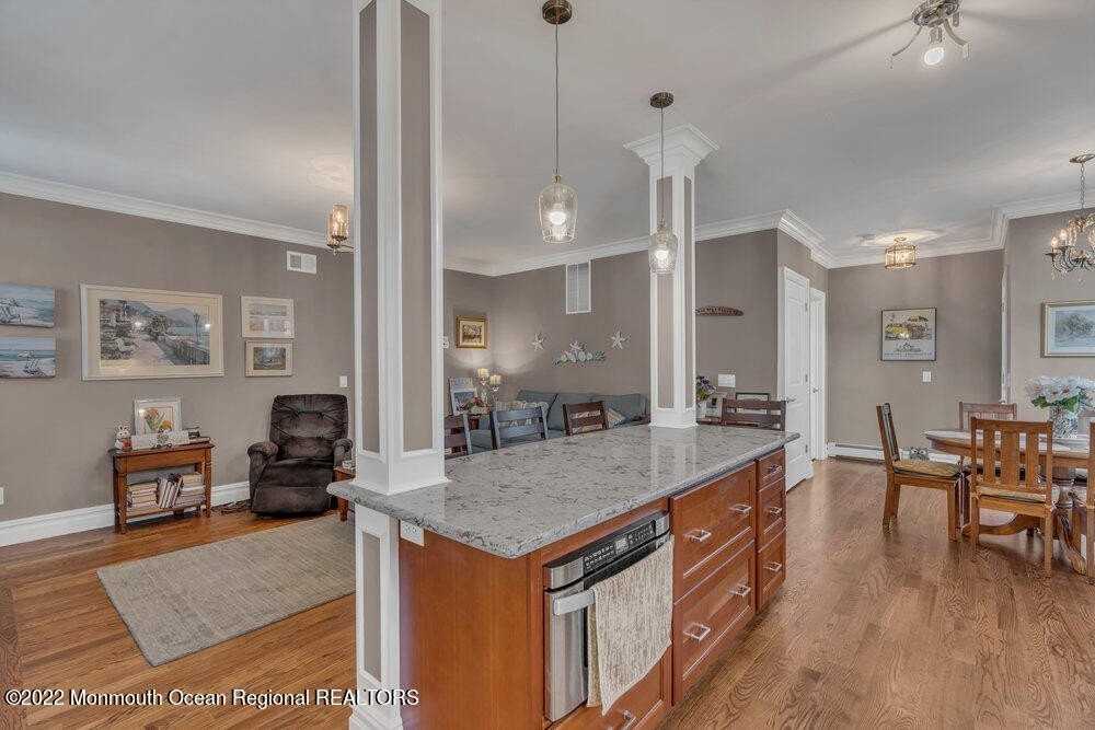 612 Lake Ave - Photo 4 of 22