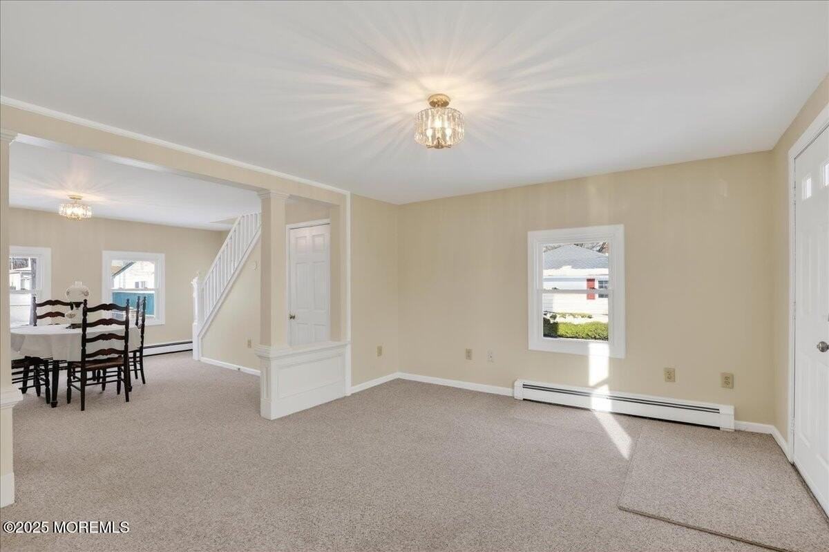 28 Sedgwick St - Photo 7 of 40