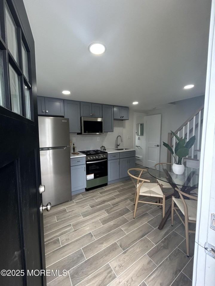 600 Ocean Park Ave Unit Rear #REAR - Photo 2 of 6