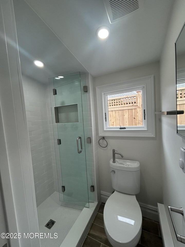 600 Ocean Park Ave Unit Rear #REAR - Photo 3 of 6