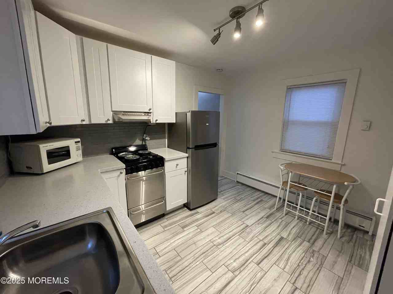 94 Poplar Ave - Photo 5 of 7