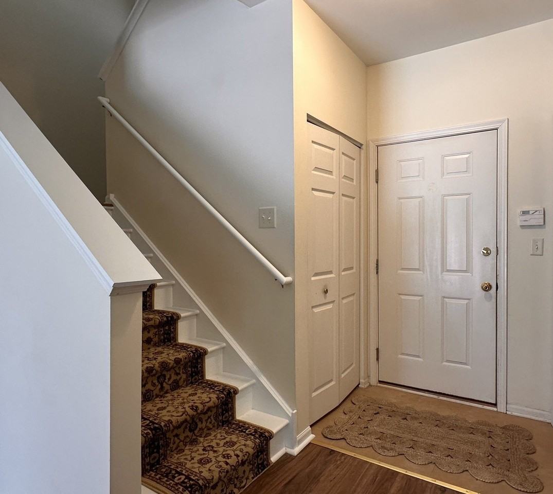 437 Pine Lake Cir - Photo 2 of 15