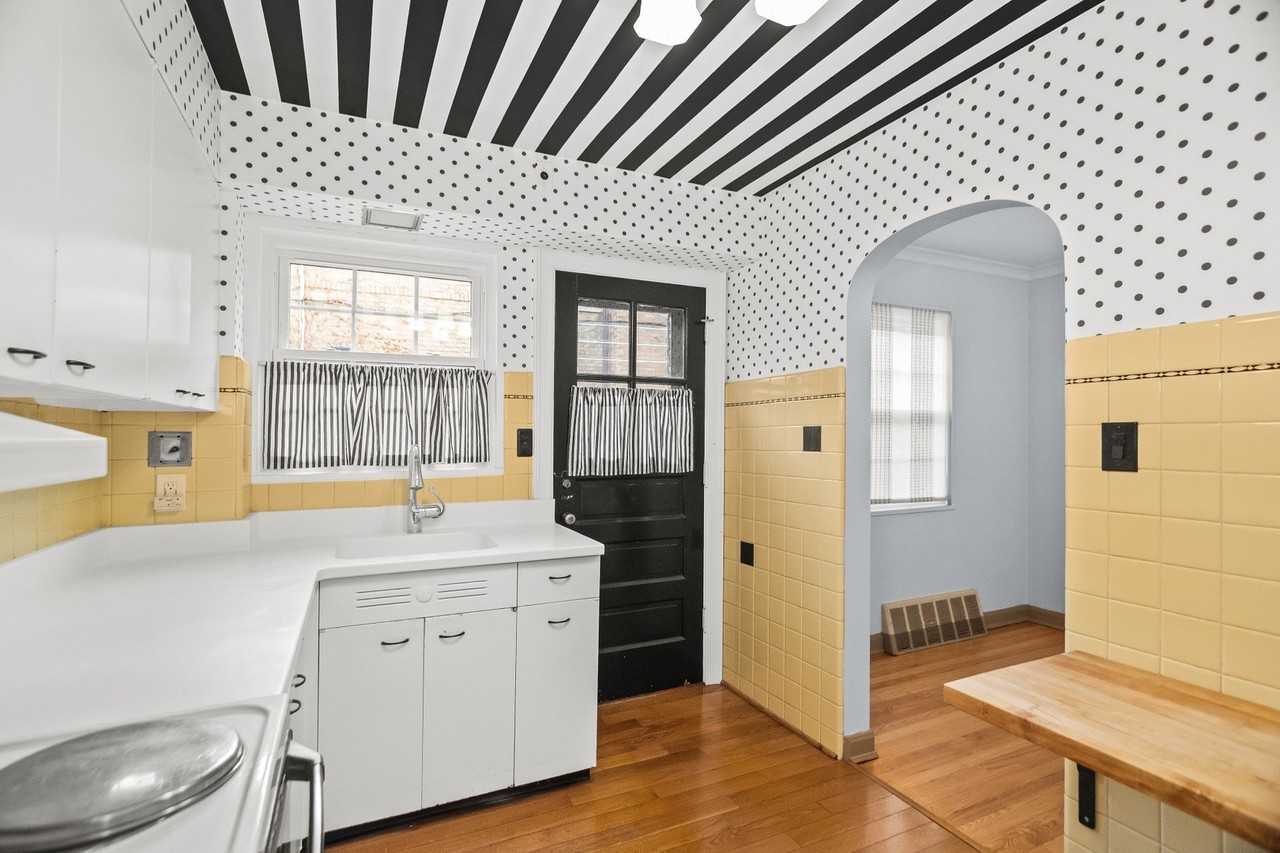 1407 N Harlem Ave Apt A #A - Photo 7 of 18