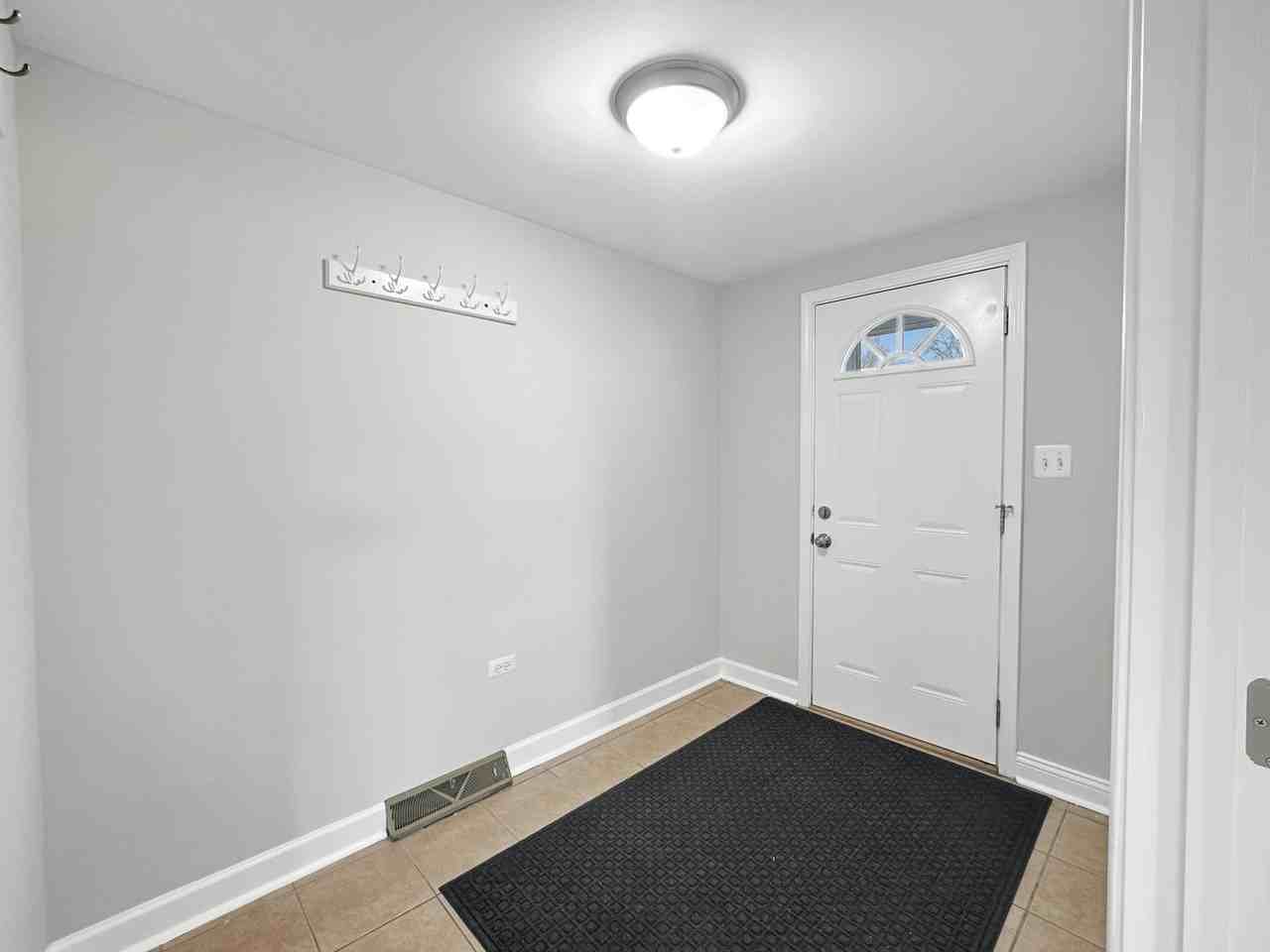 3135 Chicago Rd Apt 2nd #2nd - Photo 2 of 14