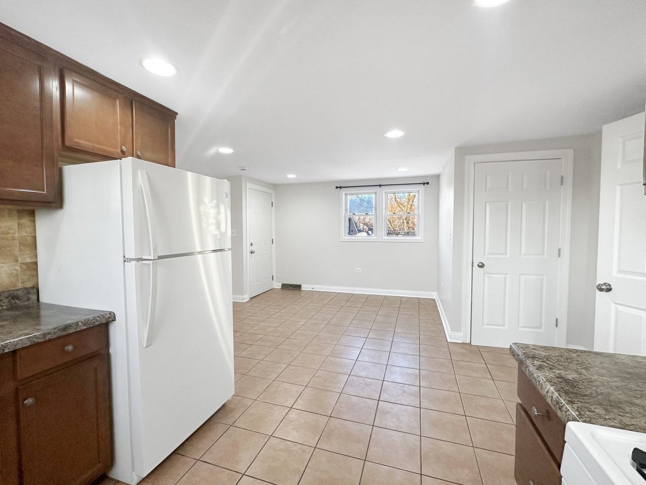 3135 Chicago Rd Apt 2nd #2nd - Photo 4 of 14