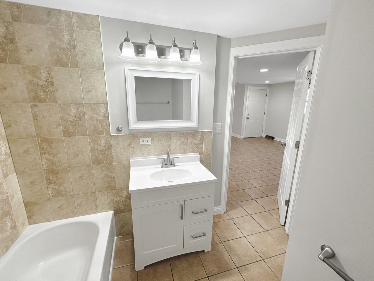 3135 Chicago Rd Apt 2nd #2nd - Photo 6 of 14