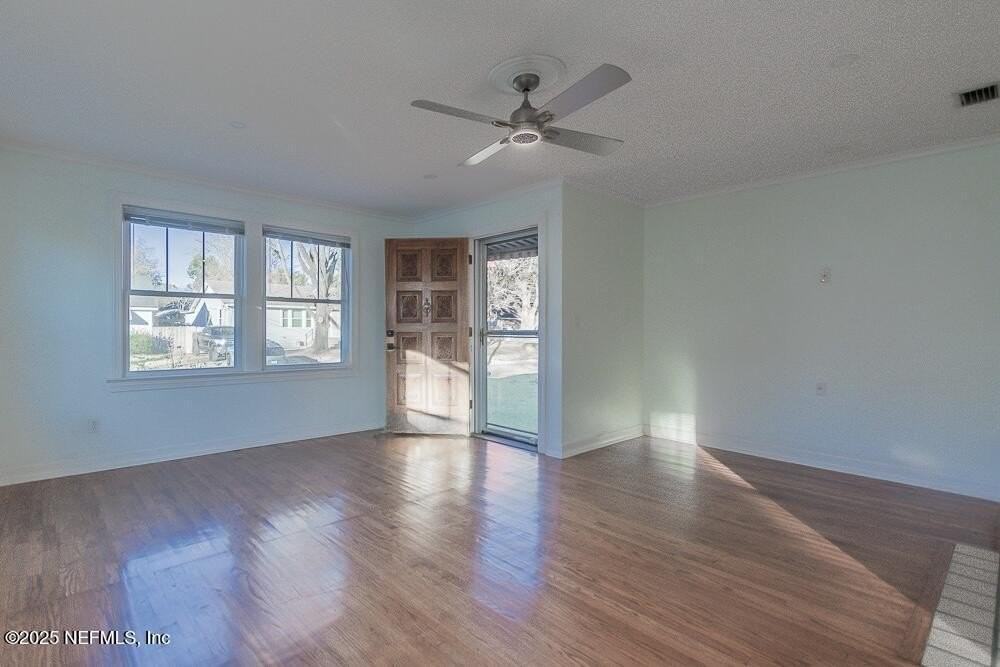 3620 Myra St - Photo 7 of 28