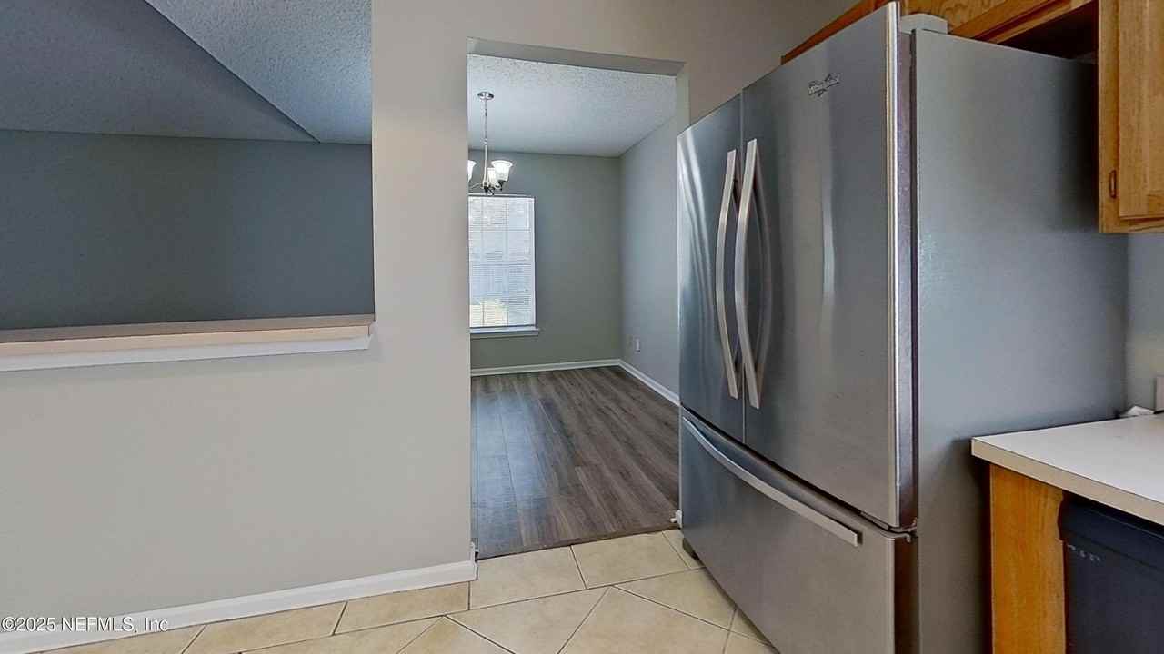 1639 Spring Branch Dr W - Photo 7 of 25