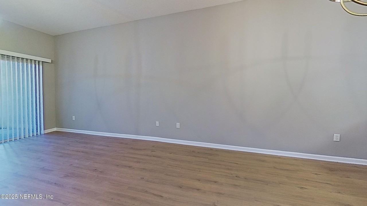 3907 Summer Grove Way N Unit 20 #20 - Photo 3 of 21