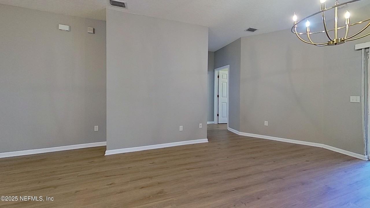 3907 Summer Grove Way N Unit 20 #20 - Photo 4 of 21