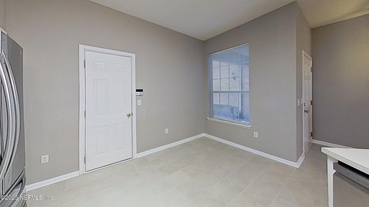 3907 Summer Grove Way N Unit 20 #20 - Photo 7 of 21
