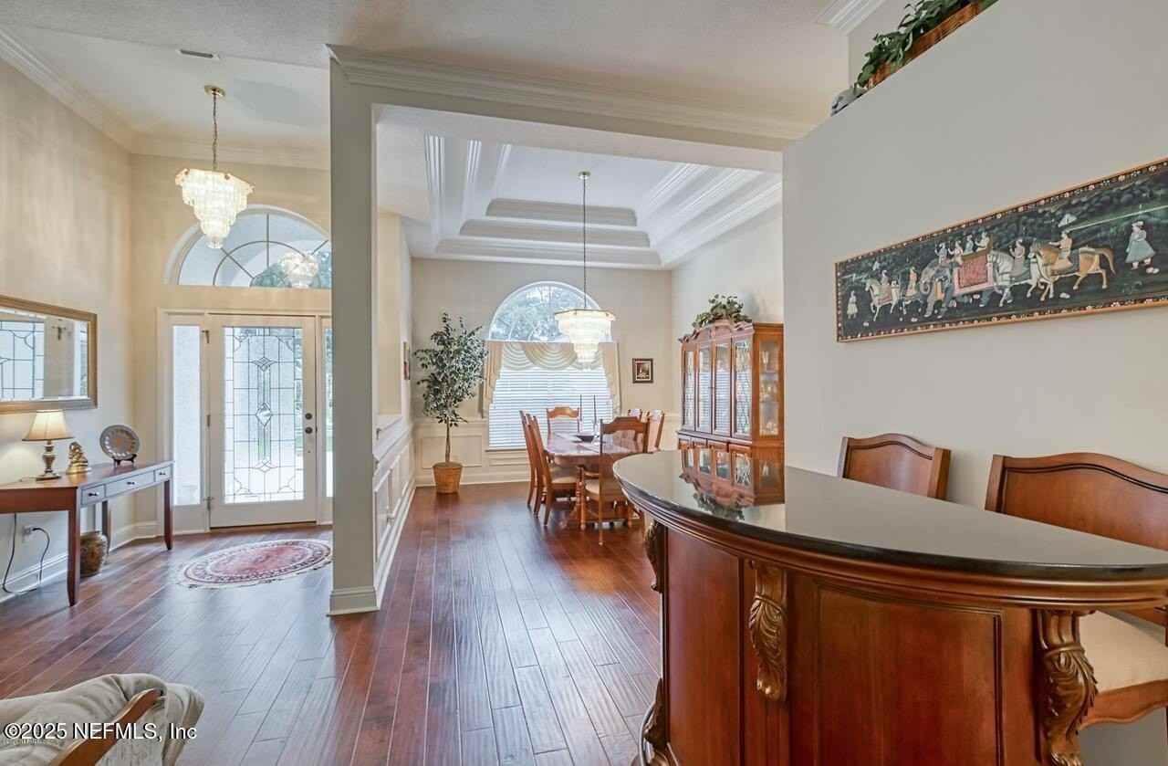 8205 Bay Tree Ln - Photo 4 of 41