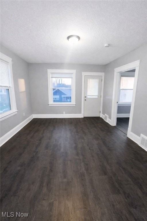 4415 Pearse Ave - Photo 4 of 17