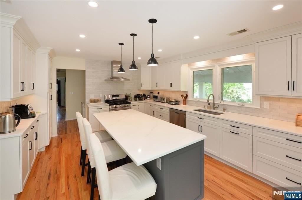 40-10 Paterson St - Photo 4 of 22