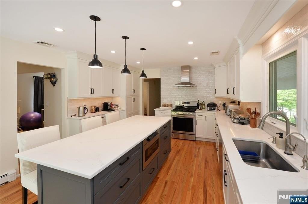 40-10 Paterson St - Photo 5 of 22