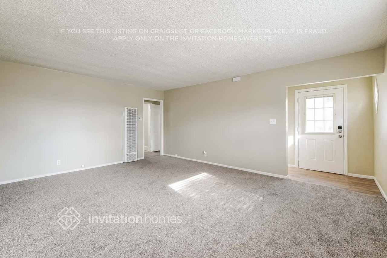 6271 Coronado Ave - Photo 3 of 17