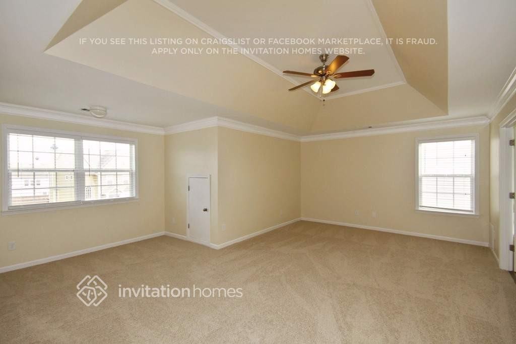 1712 Sahale Falls Dr - Photo 2 of 6