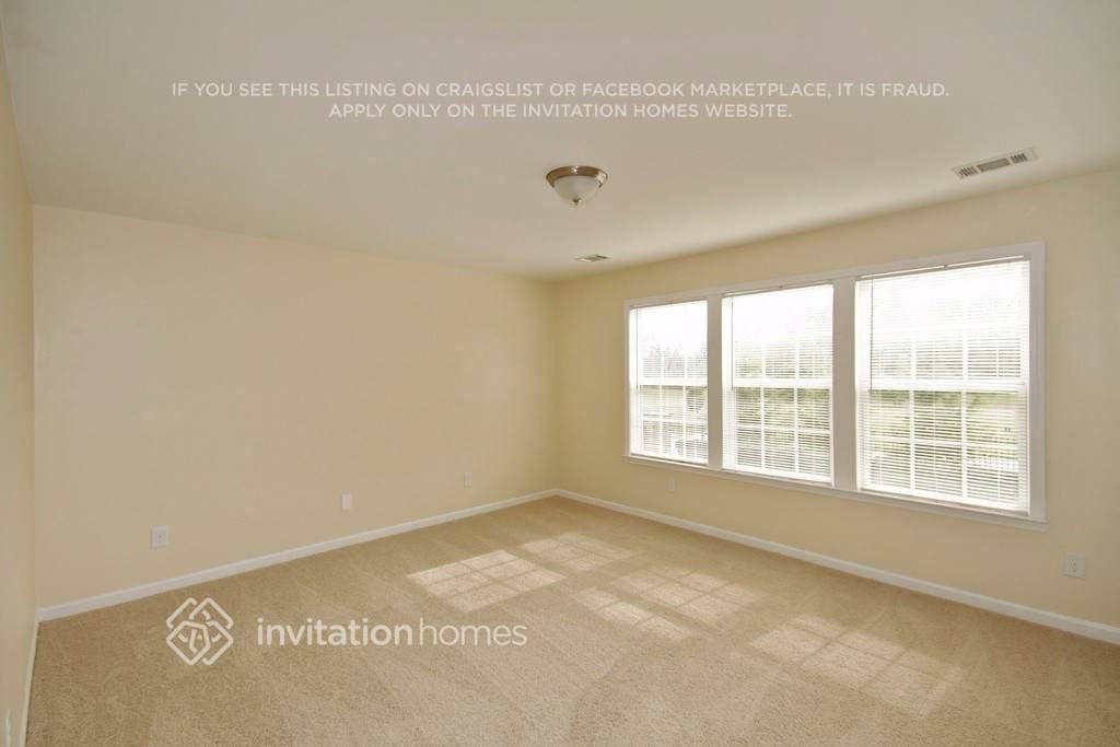 1712 Sahale Falls Dr - Photo 3 of 6