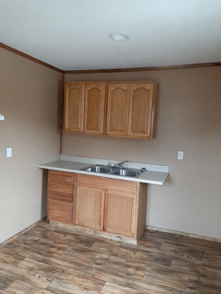 416 Shawnee Avenue EastApt 01 #01 - Photo 4 of 12