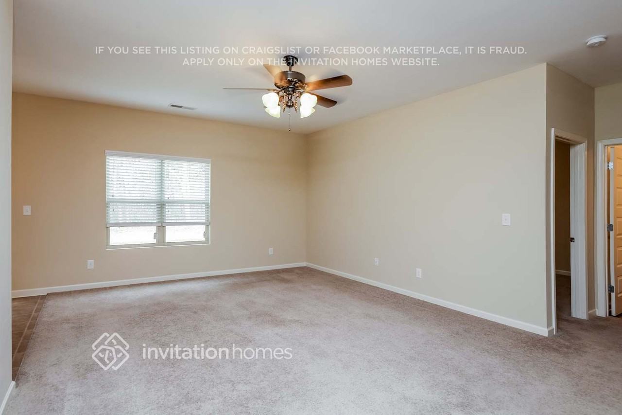 415 Mulberry Park Cir - Photo 3 of 16