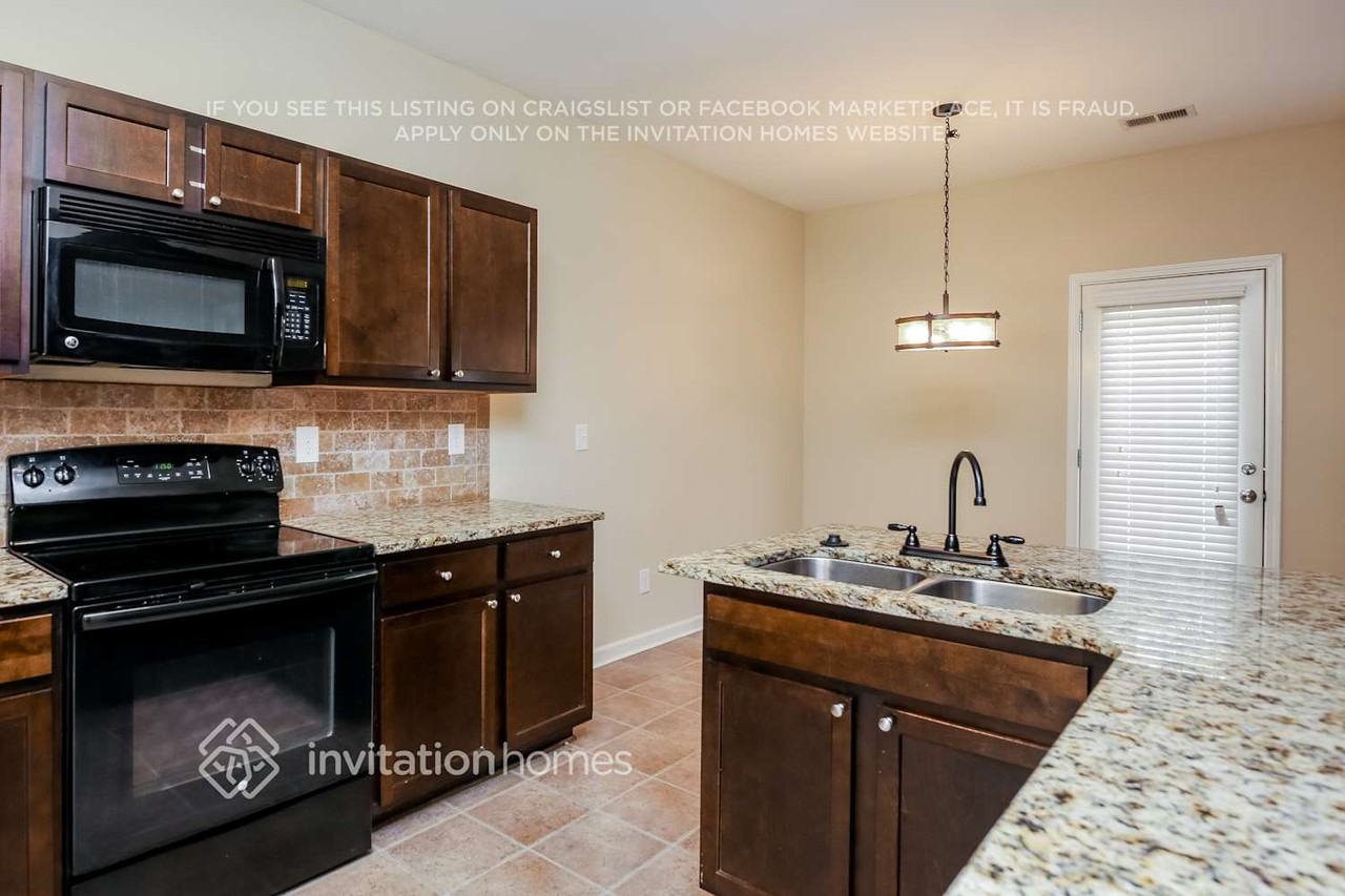 415 Mulberry Park Cir - Photo 6 of 16