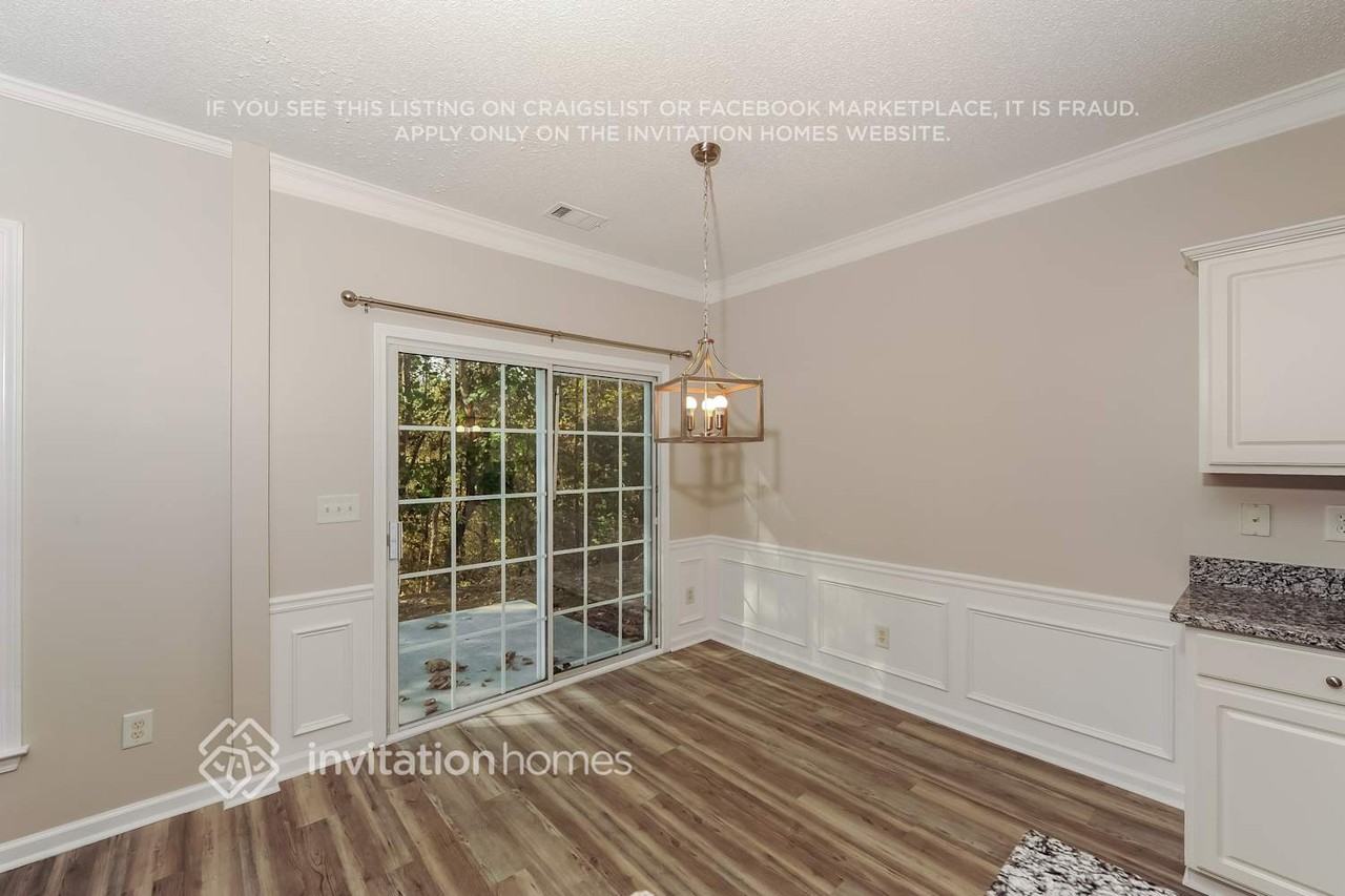 112 Regent Pl - Photo 4 of 15