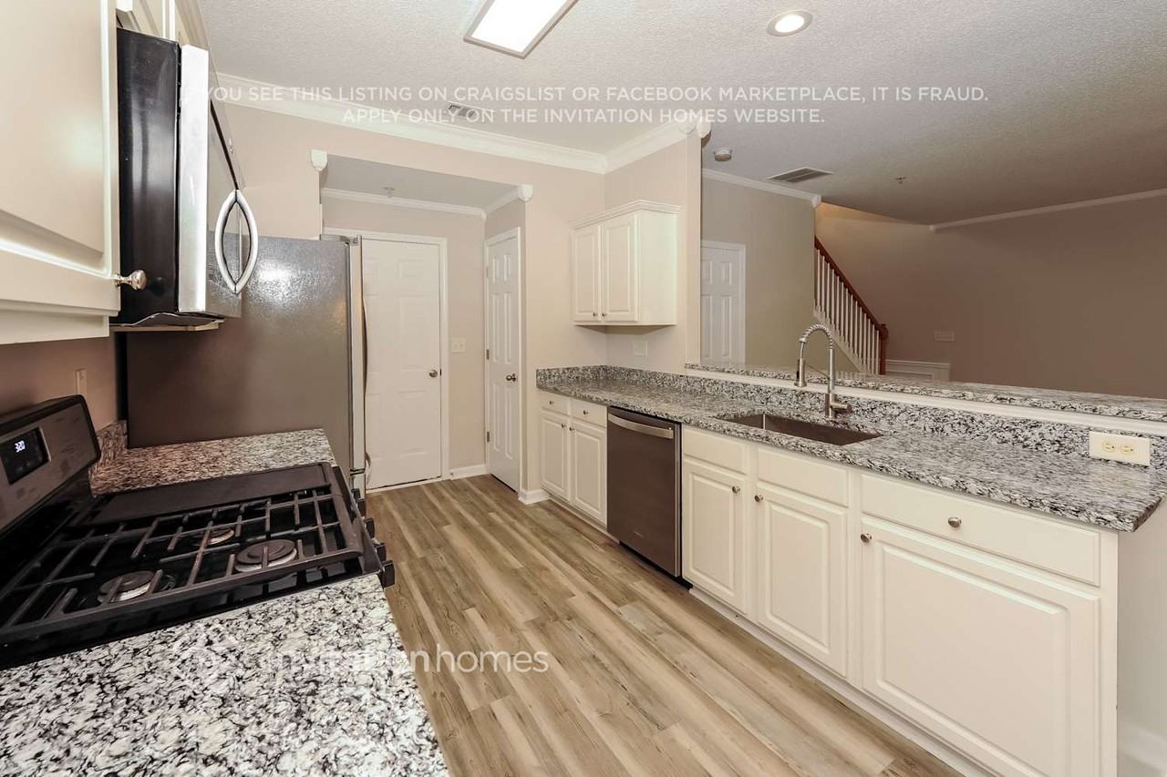 112 Regent Pl - Photo 6 of 15