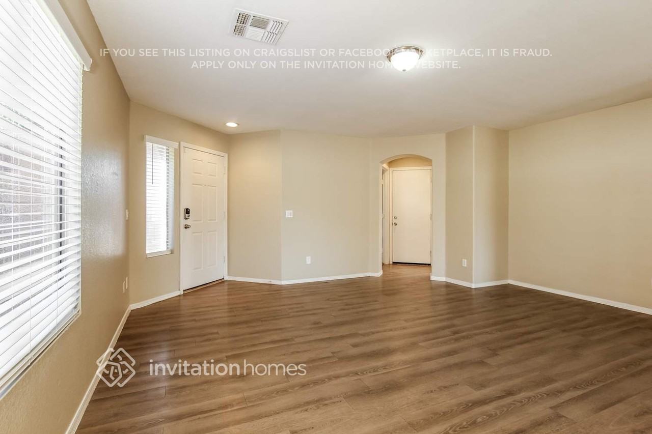 16584 N 162nd Ln - Photo 4 of 17