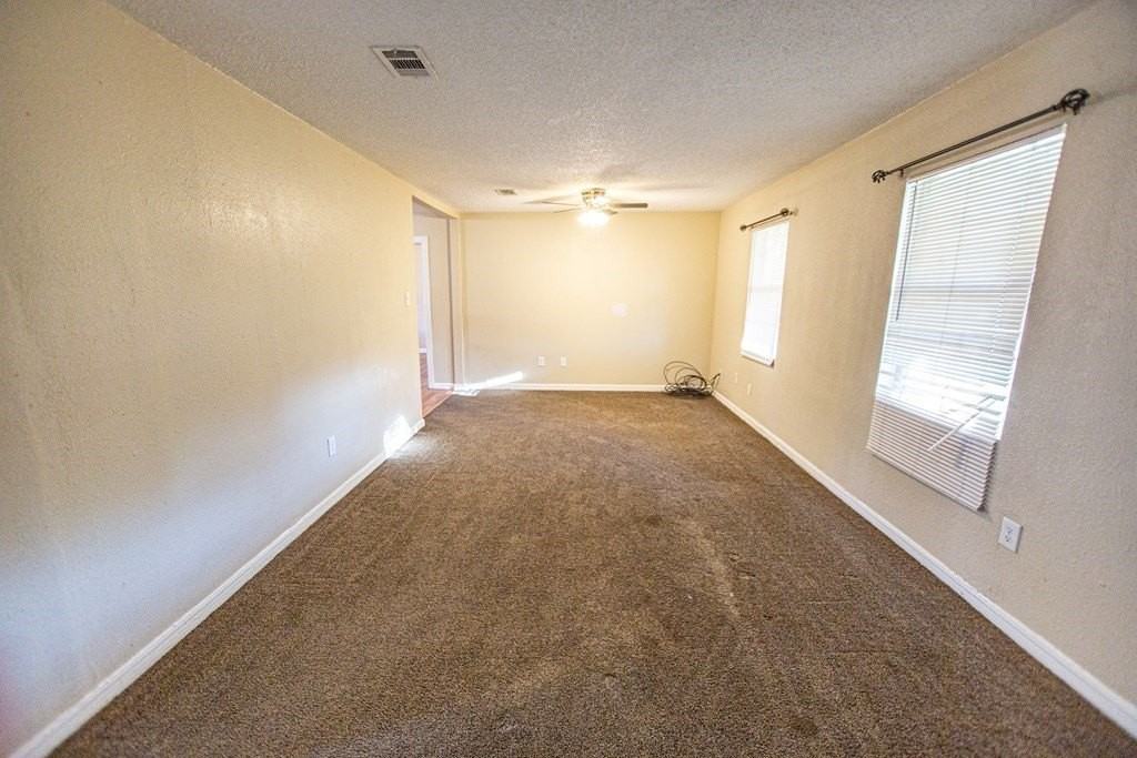 3624 Walnut Ave - Photo 4 of 8