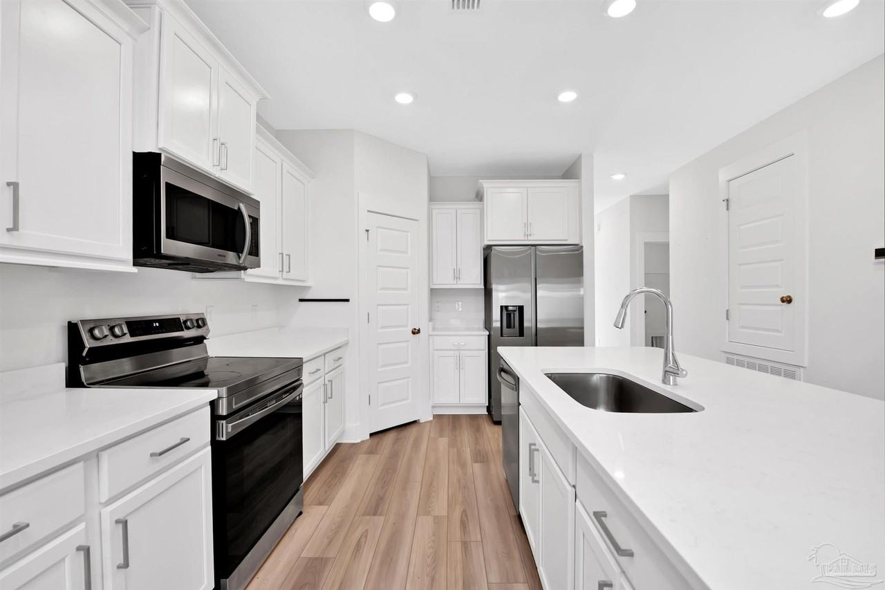 6525 Paso Fino Dr - Photo 4 of 32