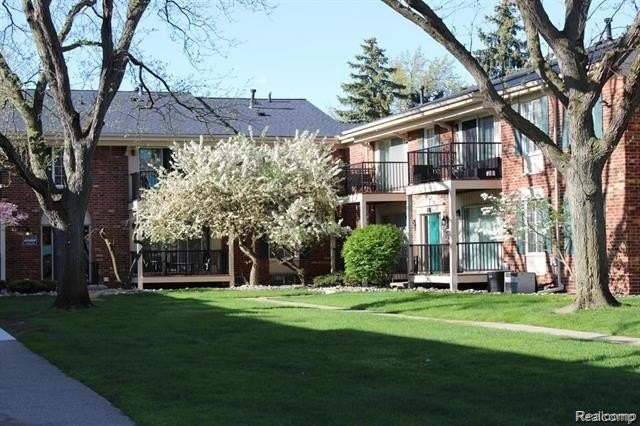 12060 15 Mile Rd - Photo 3 of 24